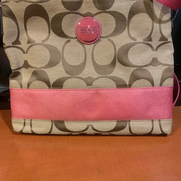 Vintage Coach Brown and Pink Signature Shoulder Bag preowned - Picture 14 of 14